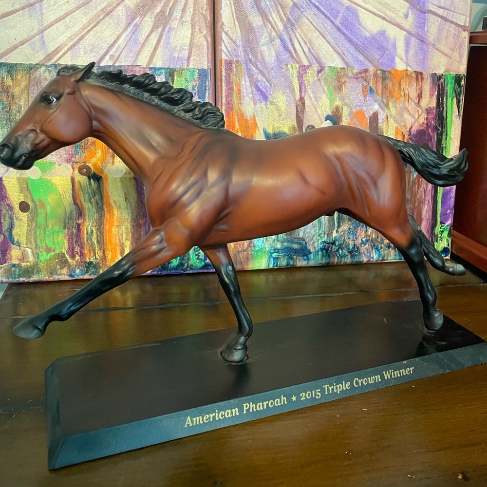 2015 Triple Crown Winner American Pharaoh Breyer Horse Collectible Model